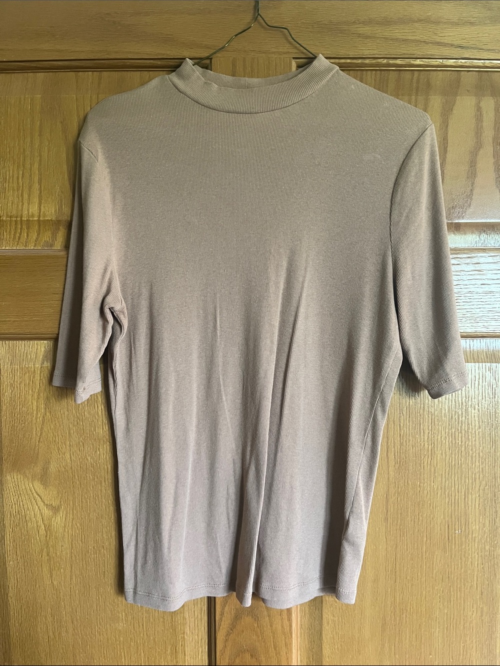 Womens's Short-Sleeve Mock Neck Shirt in Taupe